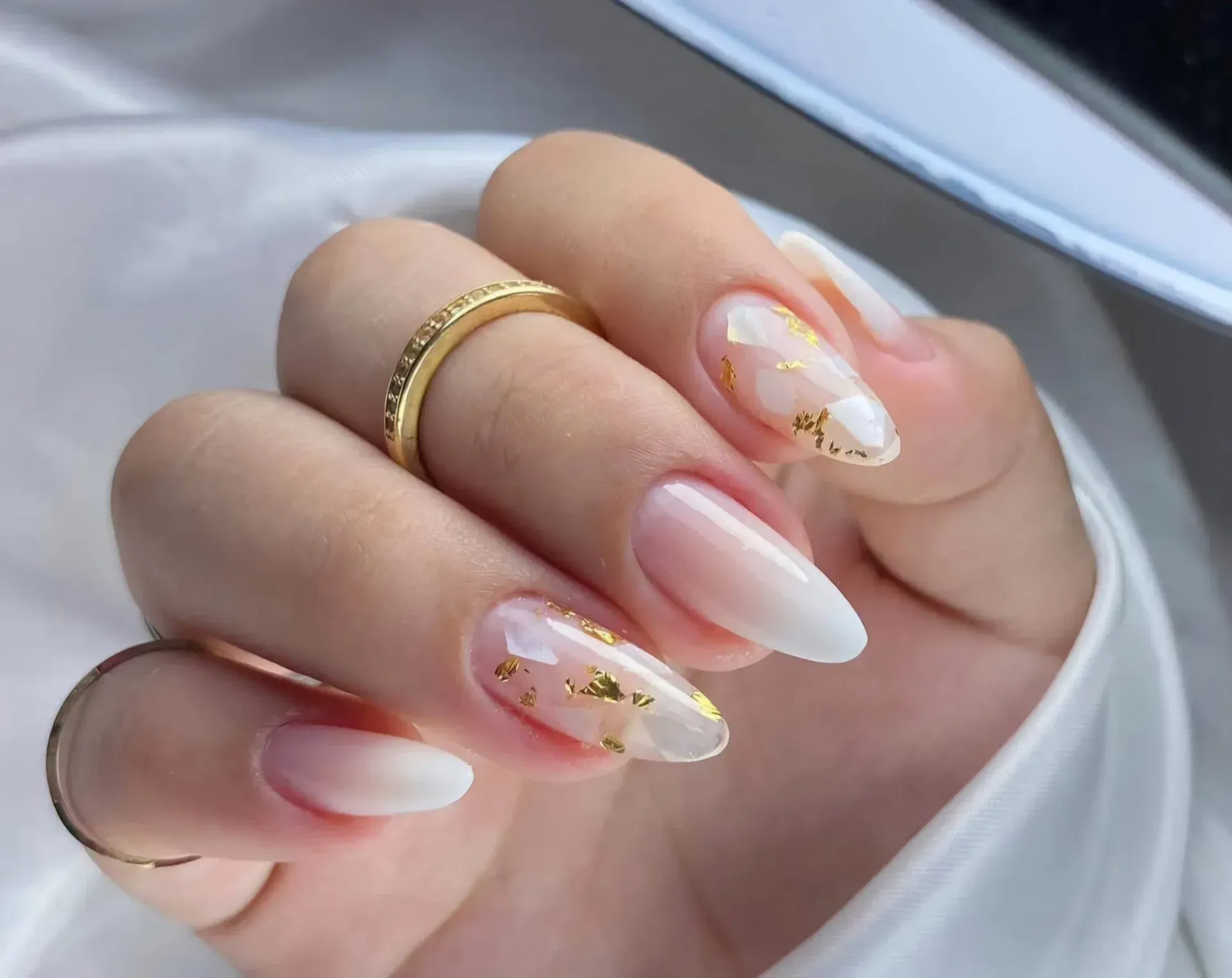 Detail ongles editorial — page:lookbook:social:1:1